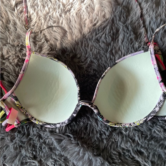 Bikini top by VS - Picture 7 of 8